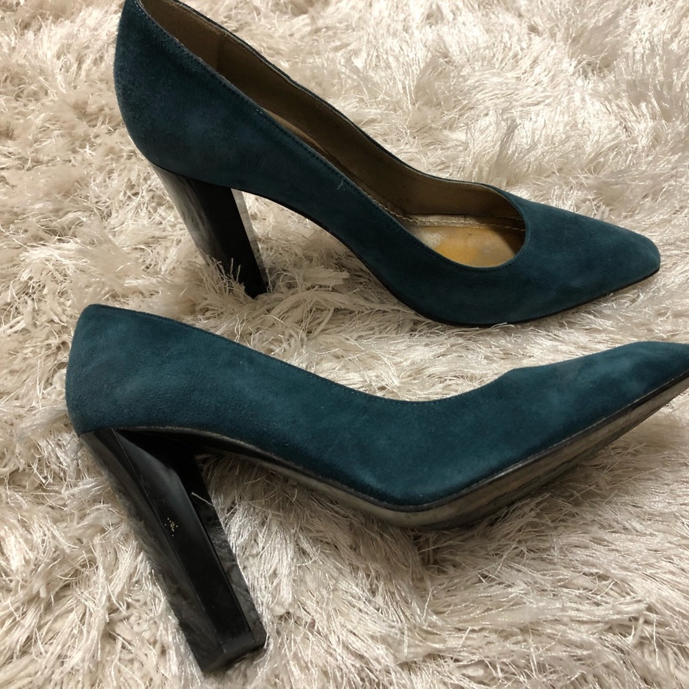 Dark green/Teal DVF SUEDE pumps!